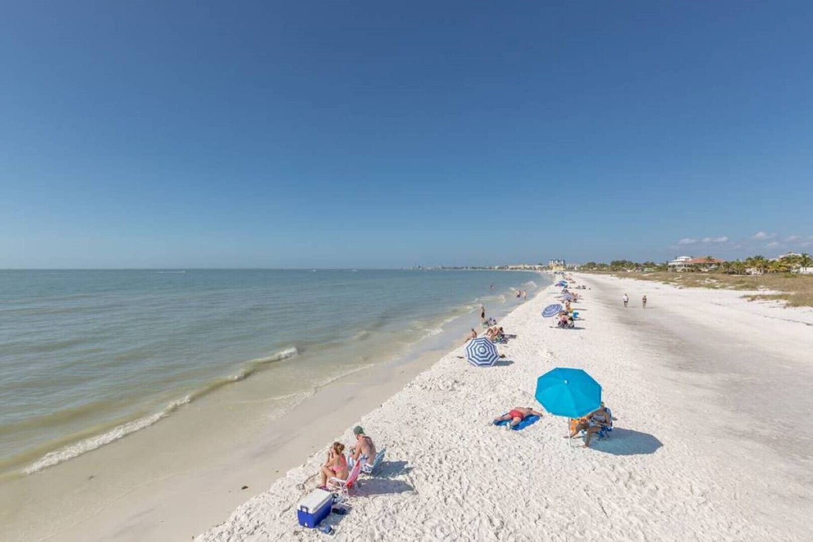 Luxury Escape : 1 Mile from the Beach!