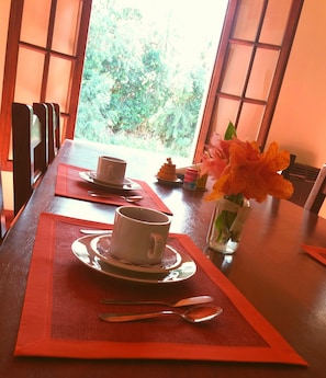 Café da manhã continental grátis todos os dias