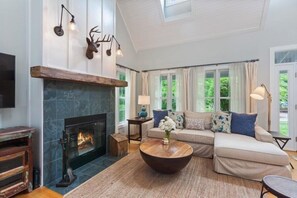 TV, fireplace, table tennis - Union Pier Home With Private Hot Tub and Association Pool! (Union Pier)