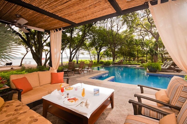 Enjoy exclusive access to the Langosta Beach Club when you stay at Ibis #7!