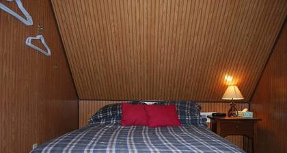 Sweet Retreat-Near River, WIFI, pozo de fuego, se admiten perros pequeños, tubos de río, Smart TV