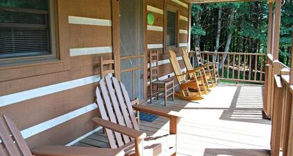 Sweet Retreat-NC cabin with mountain & river views, firepit, Smart TV, River Tubes,