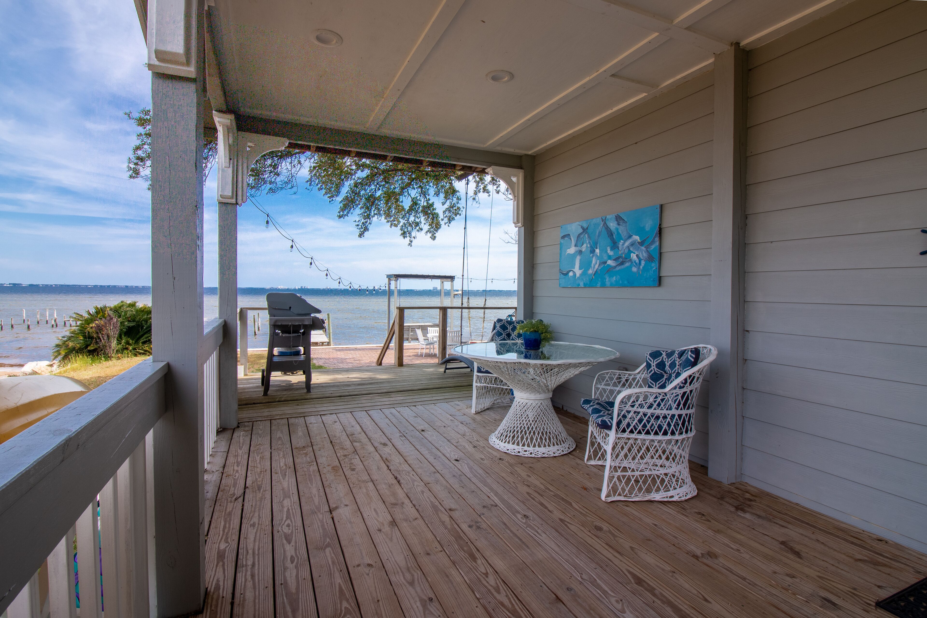 Captain's quarters in the bay 