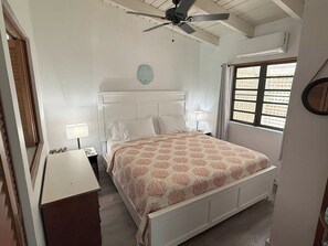 2 chambres, bureau, fer et planche à repasser, accès au Wi-Fi (inclus)