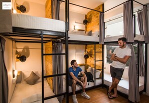 Soundproofing, free WiFi - Madpackers Hostel Agra (Agra)