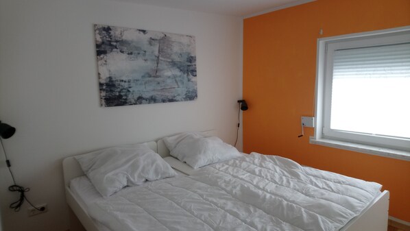 3 bedrooms, iron/ironing board, free WiFi