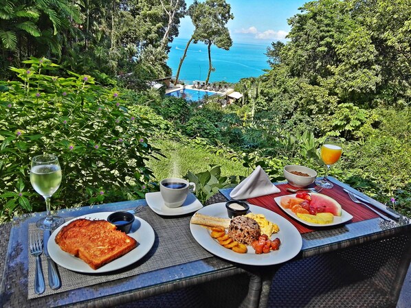 Petit déjeuner buffet compris tous les jours