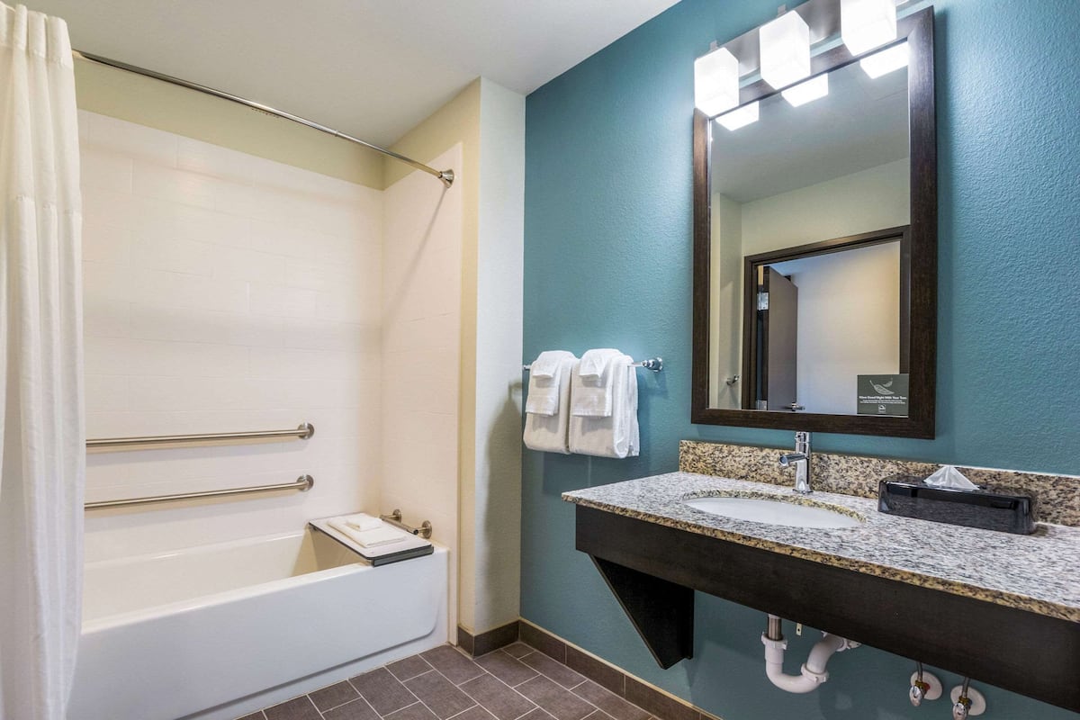 room, 2 queen beds, accessible, non smoking | bathroom | combined shower/bathtub, free toiletries, hair dryer, towels