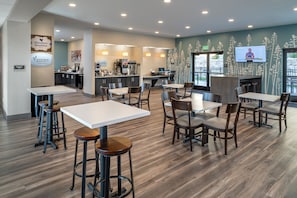 Free daily buffet breakfast