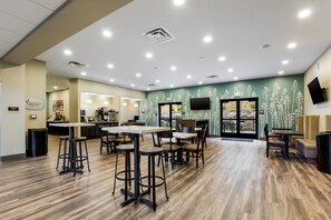 Free daily buffet breakfast  - MainStay Suites Winfield - Teays Valley (Hurricane)