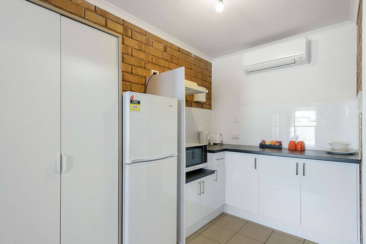 minibar, free wifi, bed sheets