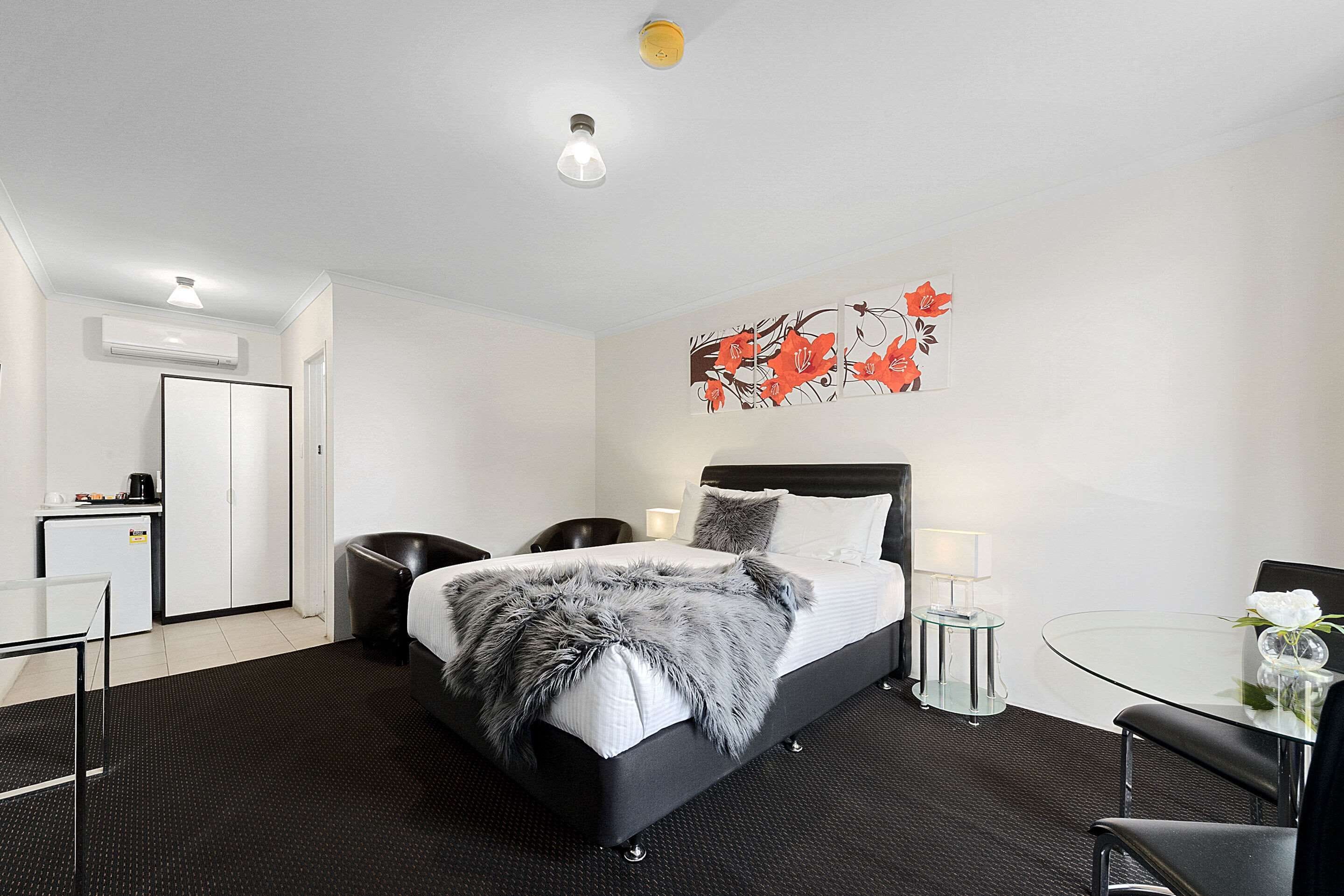 executive room, 1 queen bed | minibar, free wifi, bed sheets