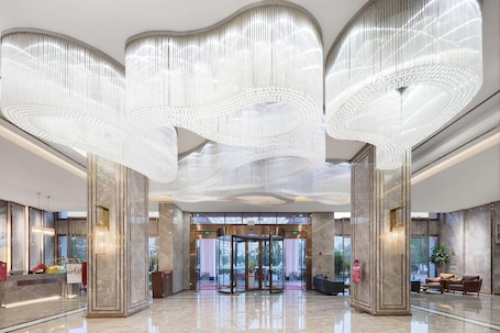 Lobby. Ramada by Wyndham Zhangjiajie