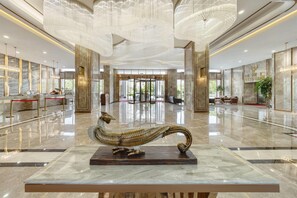 Lobby - Ramada by Wyndham Zhangjiajie (Zhangjiajie)