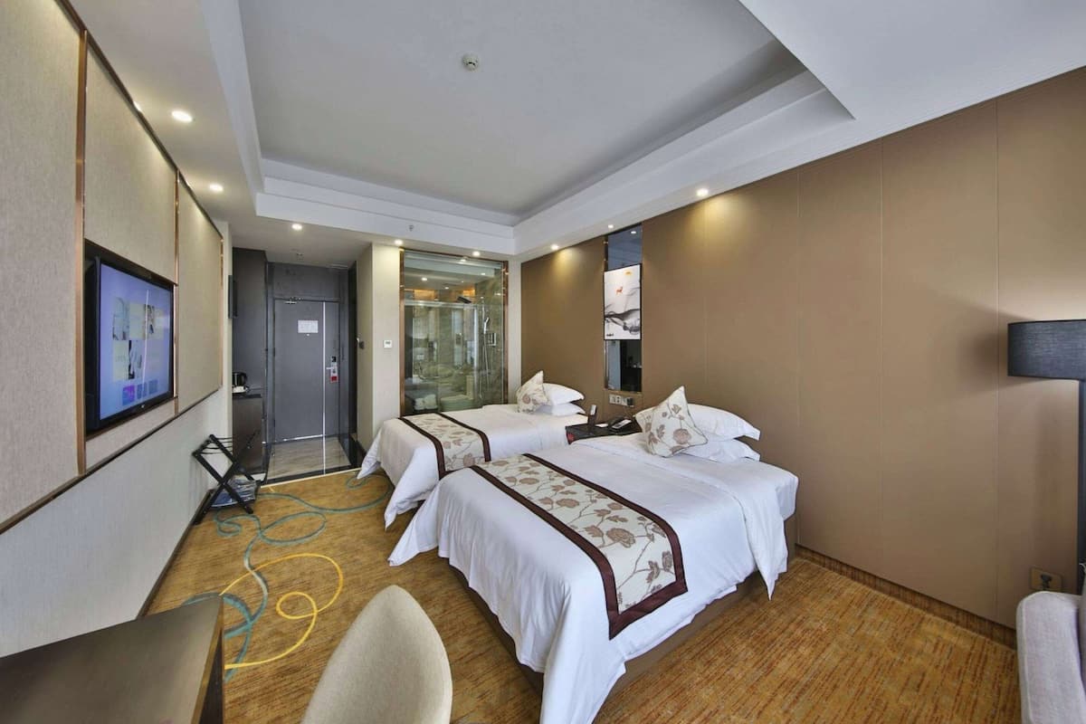 Deluxe Room, 2 Double Beds, Smoking
