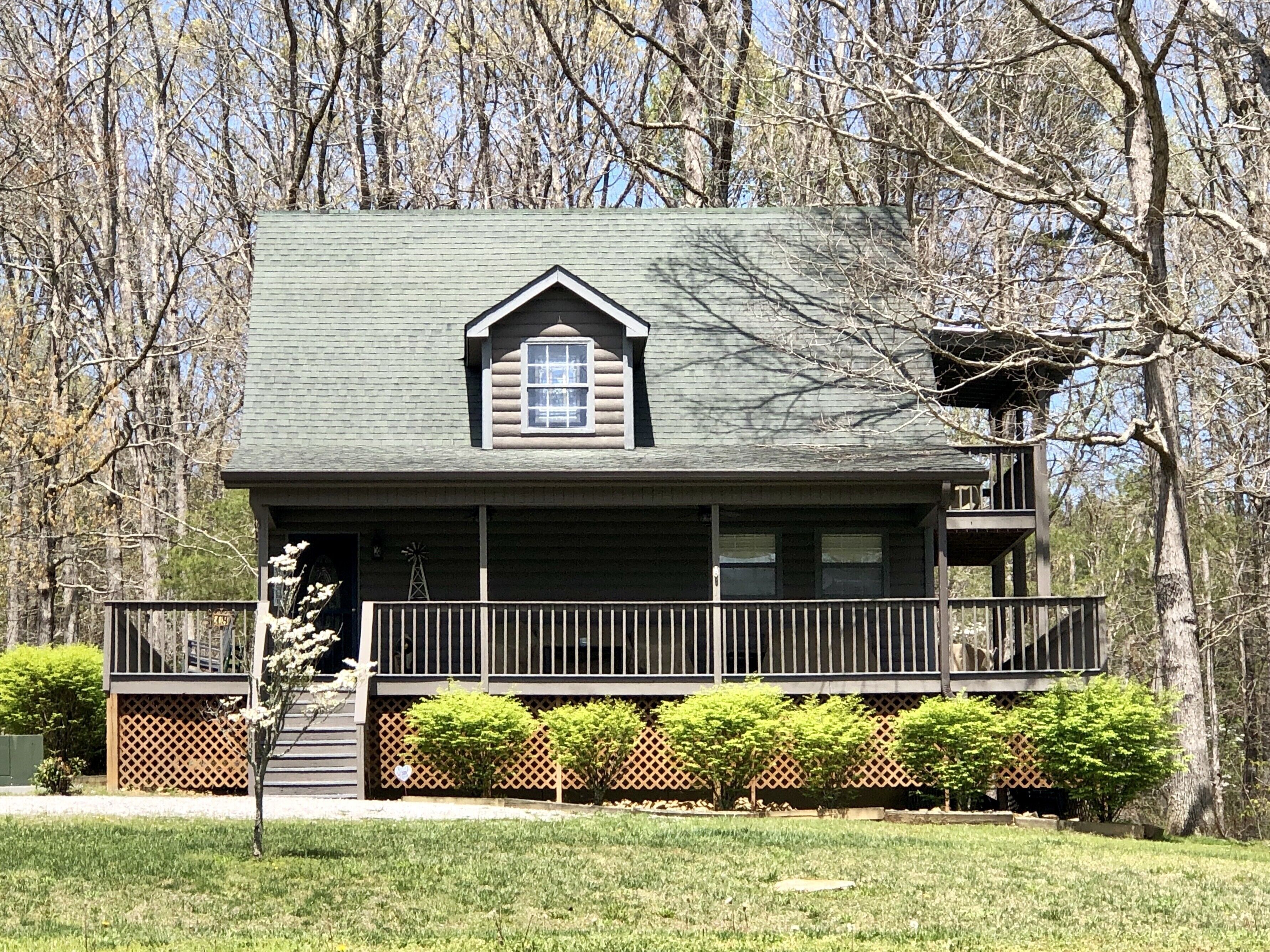 Cozy Nook-Beautifully renovated 2B-2B cabin-gated community by Fall Creek Falls