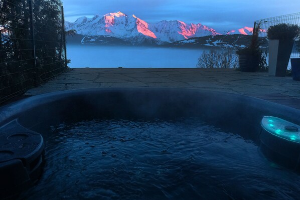 Bain à remous extérieur