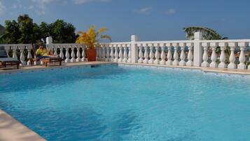 Alberca al aire libre