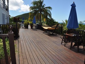 Outdoor dining - Luxury One bed Suite with a Breath taking Views of St Lucia (Rodney Bay)
