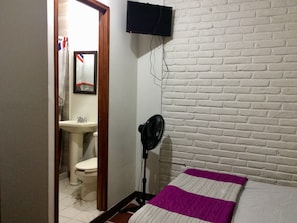 Phòng đôi | Phòng tắm | Buồng tắm vòi sen, vòi sen phun mưa, khăn tắm