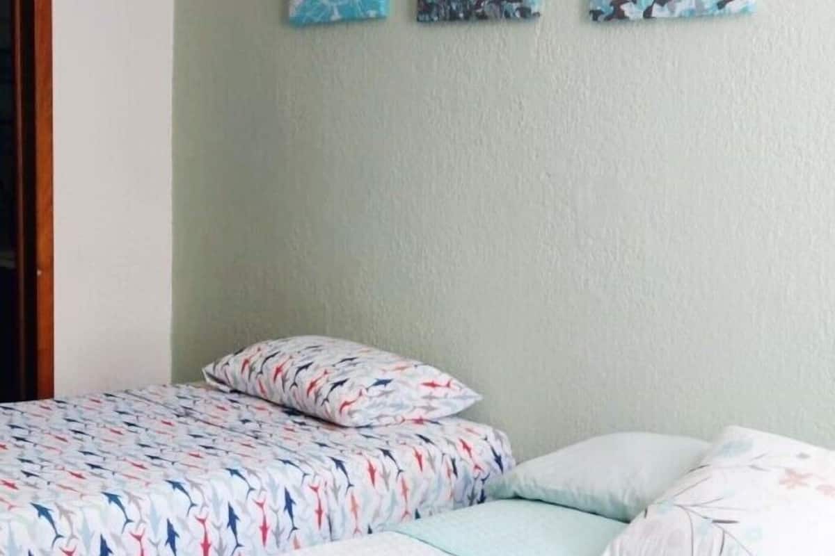 Standard Triple Room | WiFi (free), bed sheets