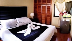 واي فاي مجانًا وملاءات أسرّة