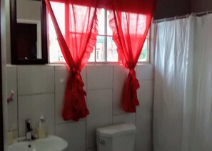 Bathroom - Sea Crest Retreat (Discovery Bay)