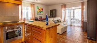 Villa Rosa - Three Bedroom Chalet, Sleeps 5