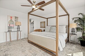3 bedrooms, in-room safe, iron/ironing board, WiFi - Lake Travis Premium - Austin Views with Great Reviews (Austin)