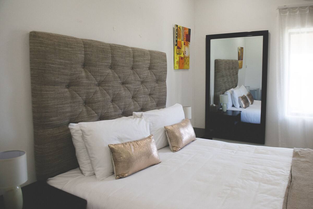 Desk, iron/ironing board, free WiFi, bed sheets