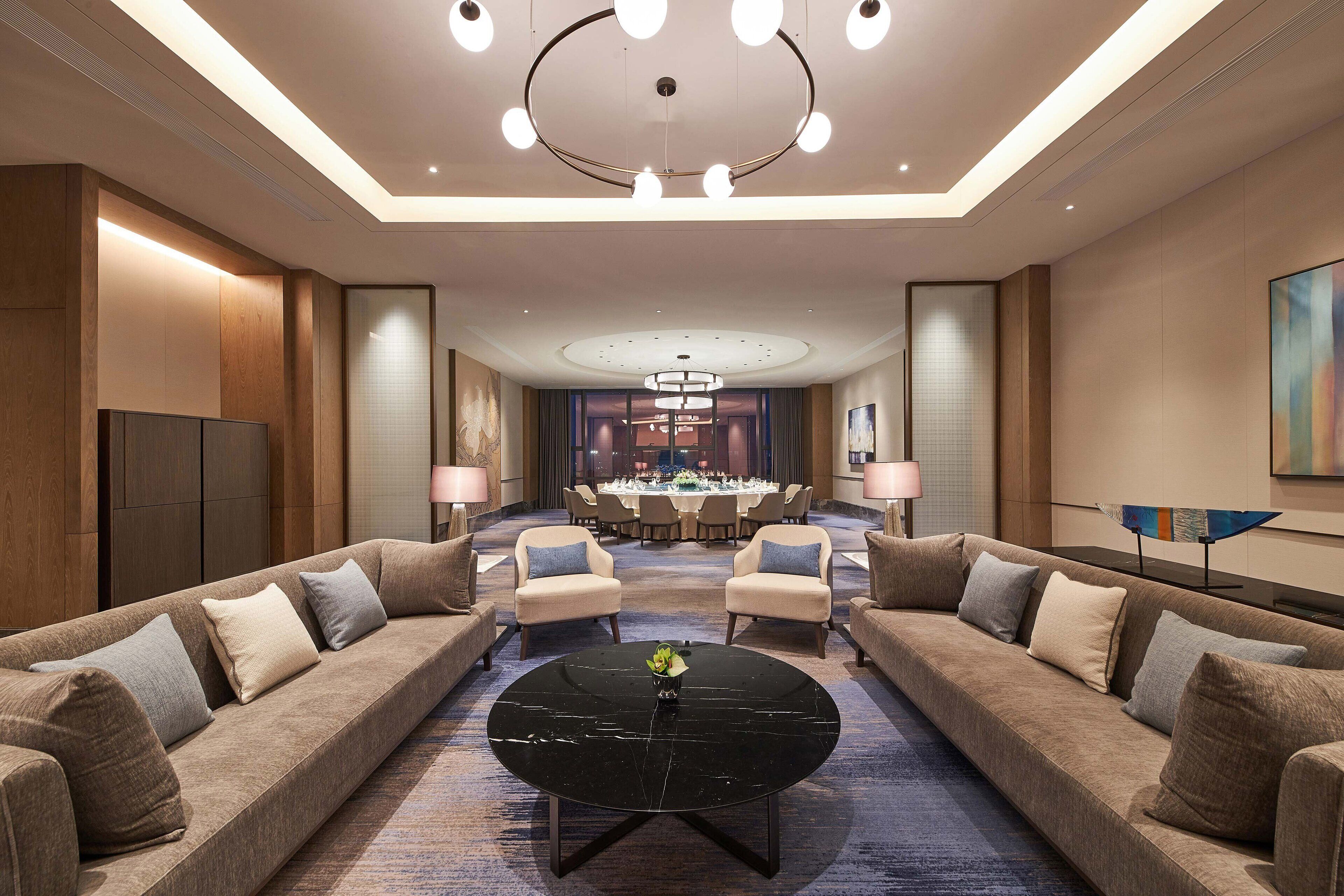 2 間餐廳；素菜