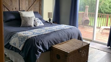 5 bedrooms, iron/ironing board, WiFi, bed sheets