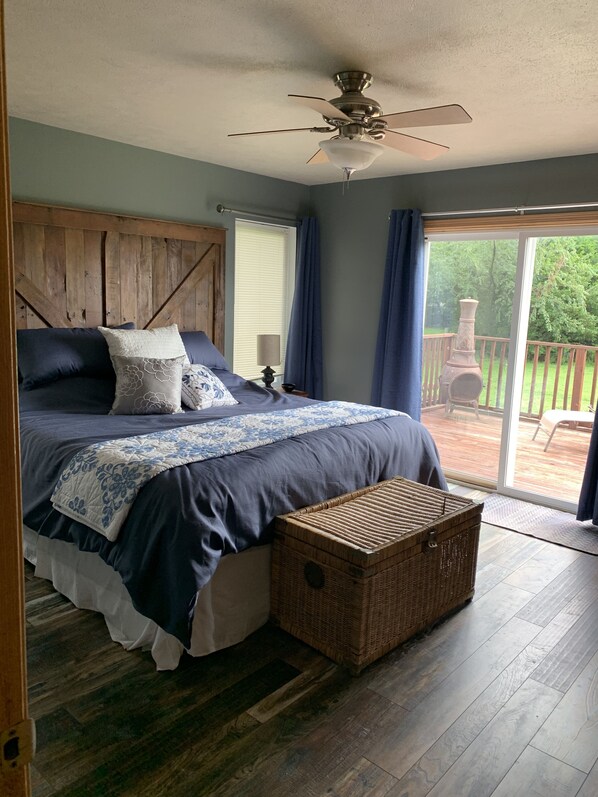 5 bedrooms, iron/ironing board, WiFi, bed sheets