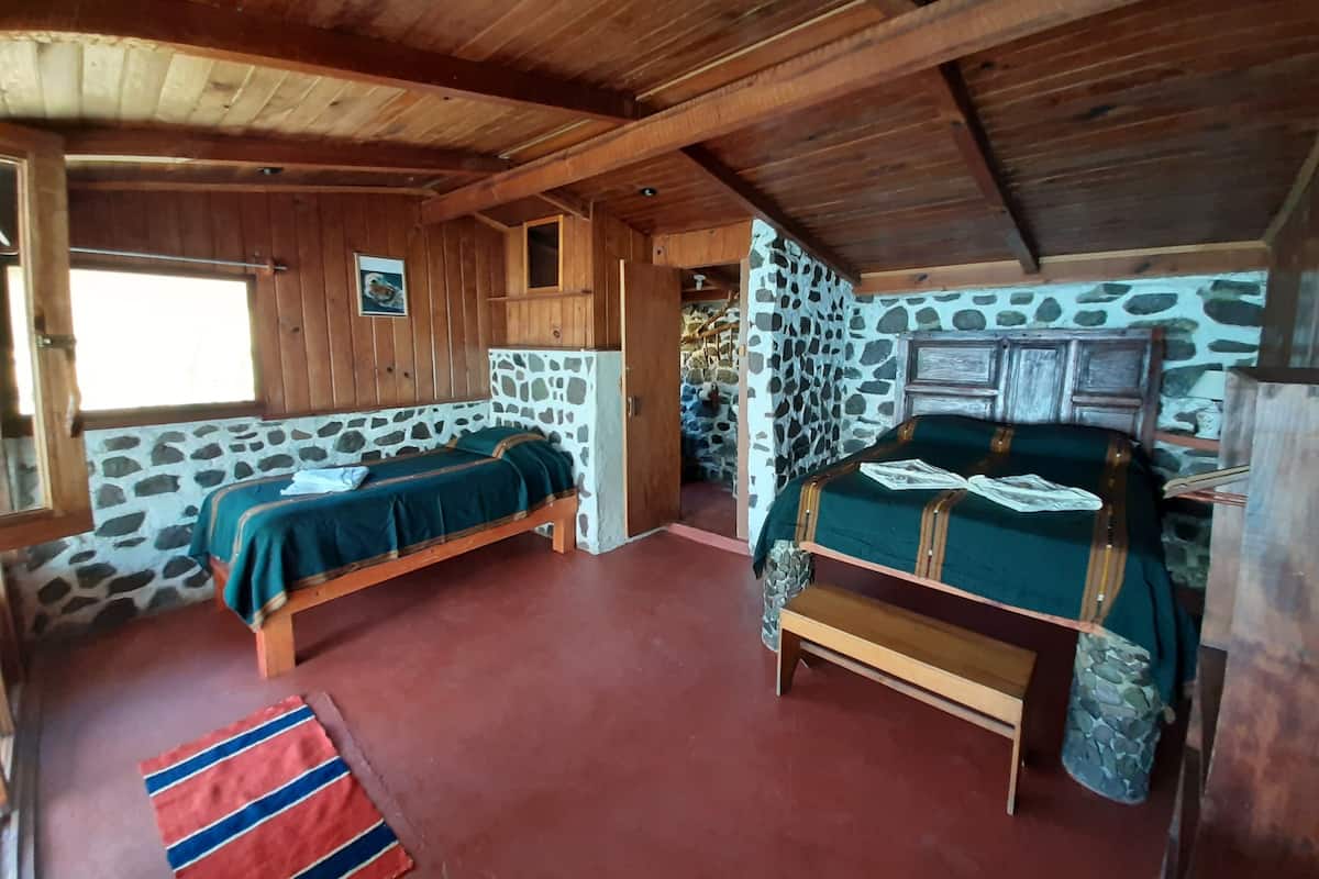 Deluxe Cabin, Lake View | Bed sheets