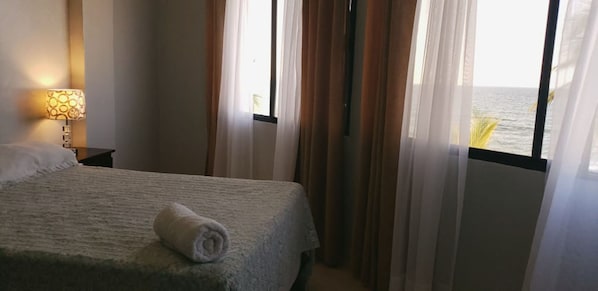 Room - Bayside Inn (Tela)