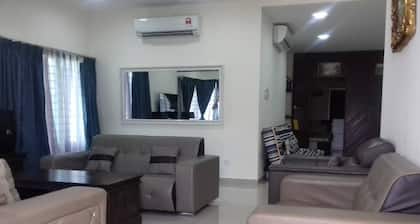 I GRAND BUREAU OU RETRAITE FAMILIALE POUR 15 PERSONNES