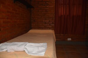 Chalet rustique familial | 2 chambres, couette en duvet, fer et planche à repasser, literie fournie