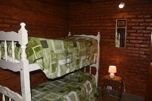 Chalet rustique familial | 2 chambres, couette en duvet, fer et planche Ă repasser, literie fournie