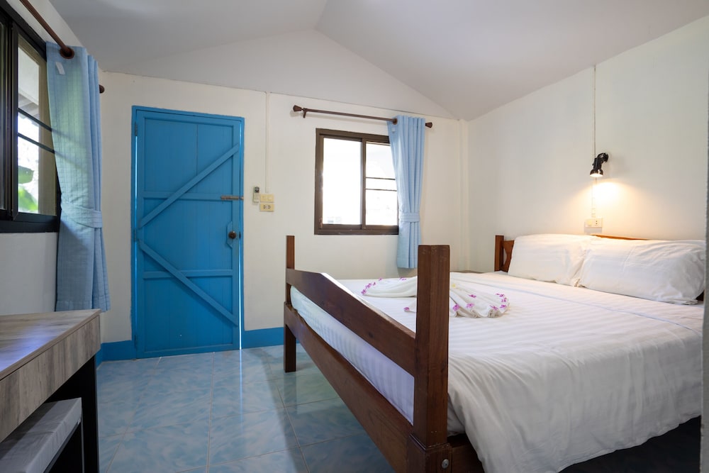 Isara Lanta Beach Resort by null