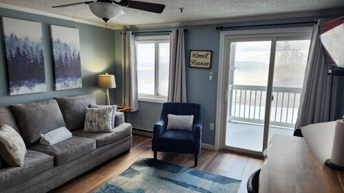 Mountain Lodge 1st Floor - Ski-in/Out - Mtn View - Pvt Parking