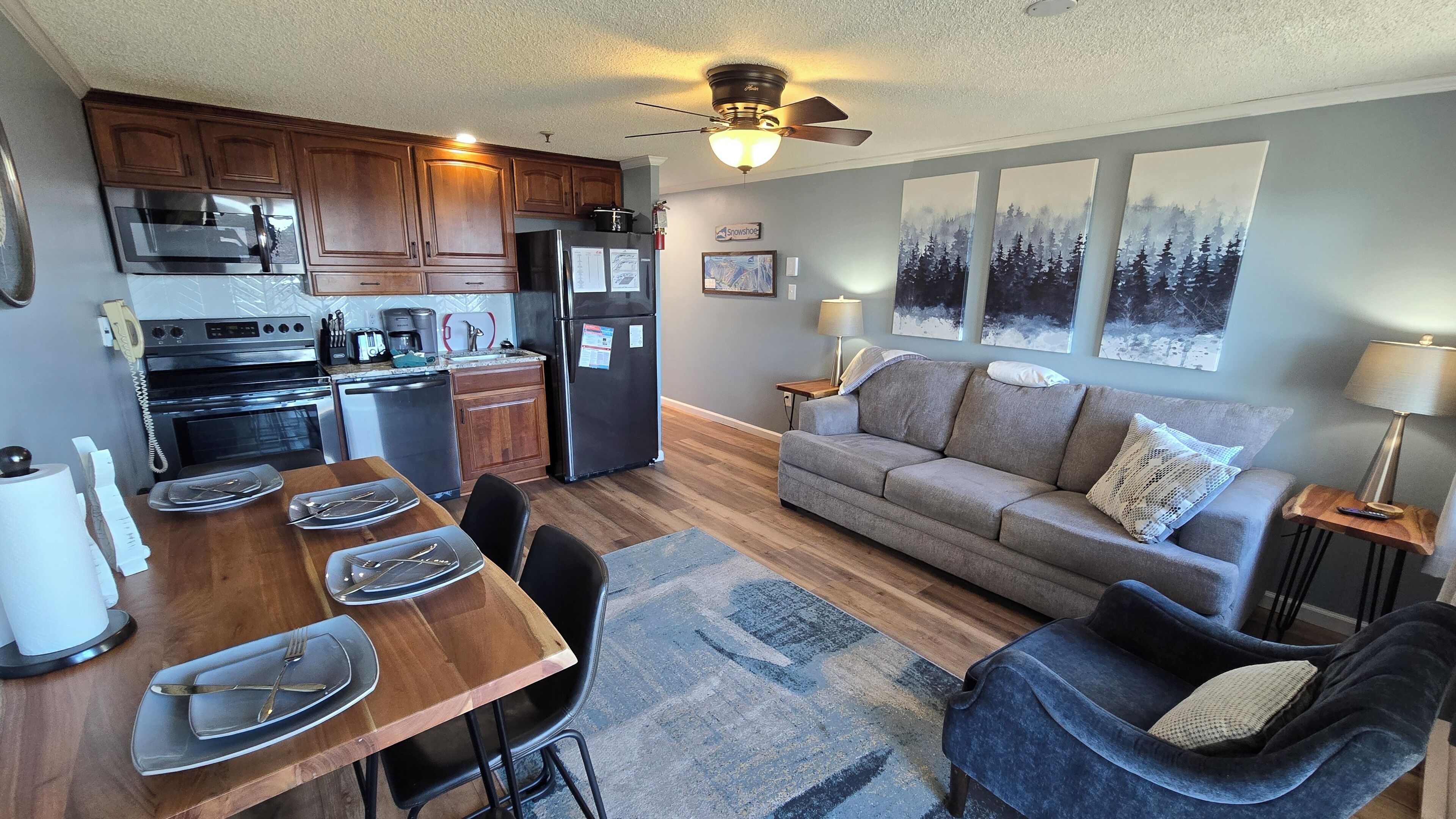 Smart-TV, DVD-Player, Tischtennisplatte