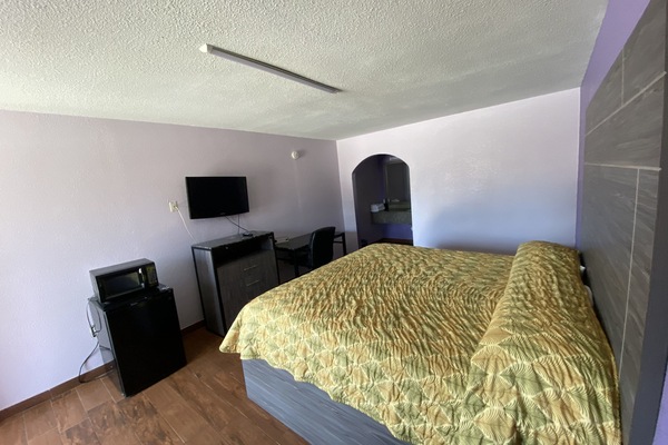 In-room safe, desk, WiFi (free), bed sheets