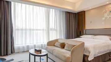 1 bedroom, minibar, in-room safe, desk