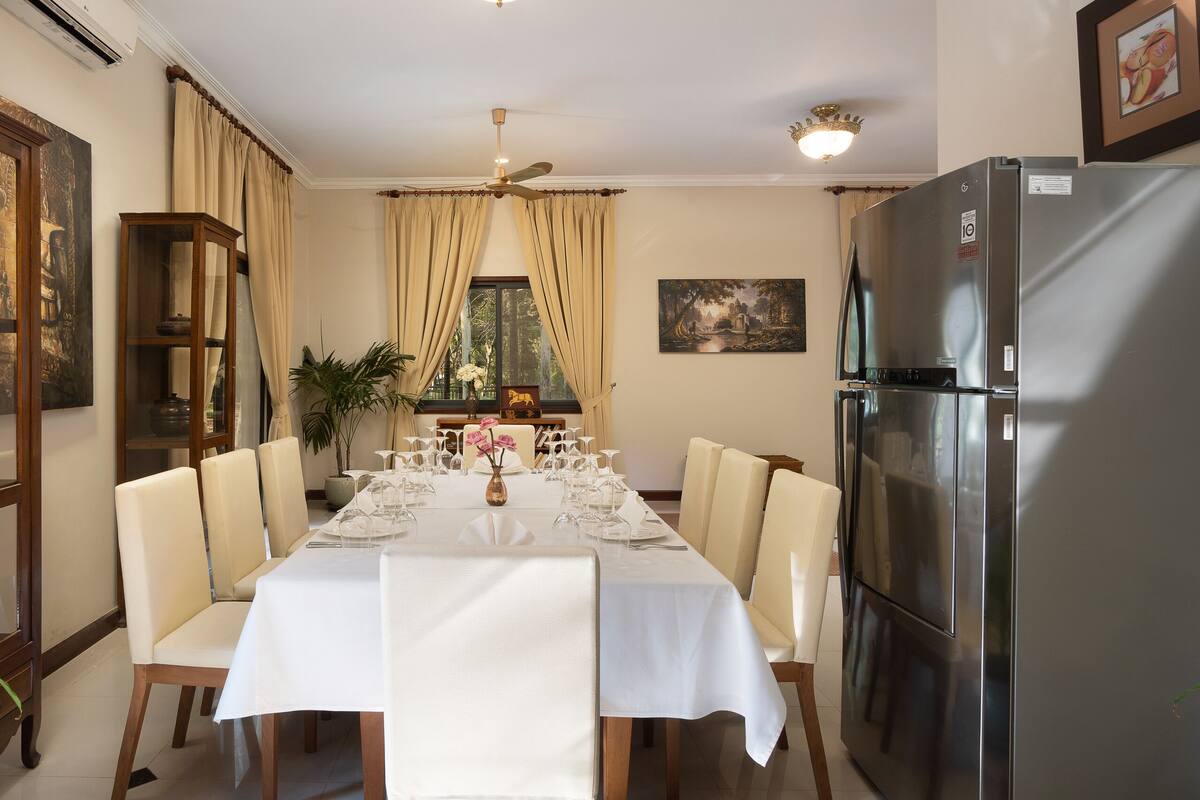 Private Five-Bedroom Home - Daily Afternoon Tea + Personal Chef | In-room dining