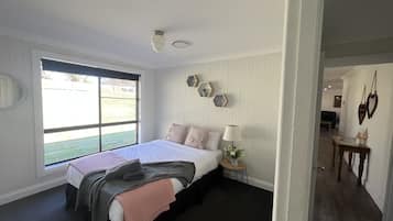 6 bedrooms, in-room safe, iron/ironing board, WiFi