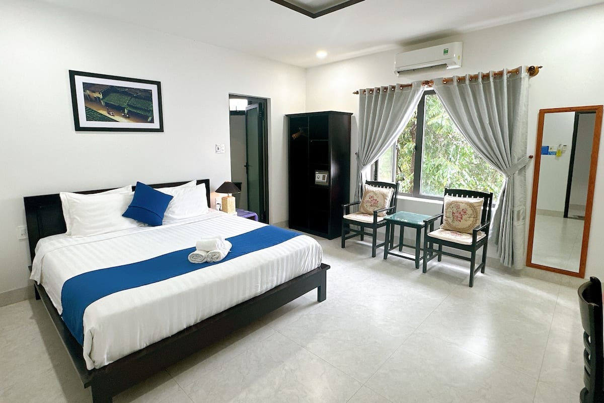 高級雙人房 | 高級寢具、舒適加層、迷你吧、客房內保險箱