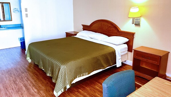 Individuell dekoriert, individuell eingerichtet, Schreibtisch