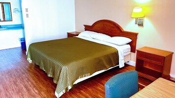 Room, 1 King Bed, Smoking, Refrigerator & Microwave | Individually decorated, individually furnished, desk, free WiFi