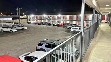 Parkir mandiri gratis