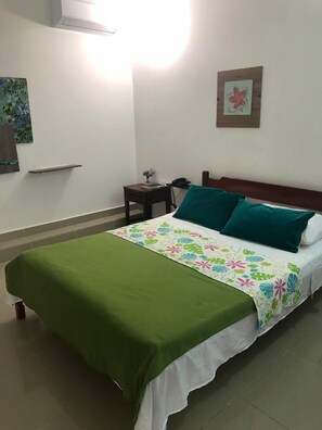 Classic Room, 1 Double Bed | Individually decorated, free WiFi - Hotel Alcázar (Montería)